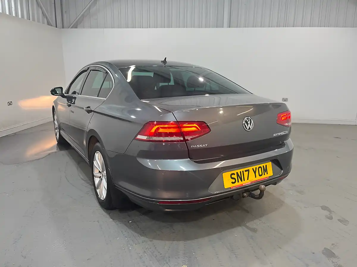 Used 2017 Volkswagen Passat Se Business Grey - Interior and Exterior details 4