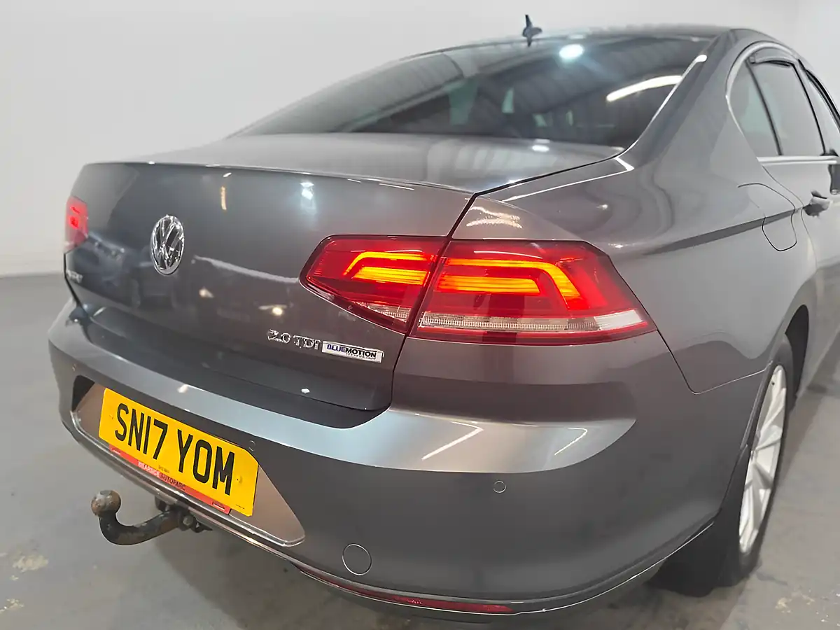 Used 2017 Volkswagen Passat Se Business Grey - Interior and Exterior details 7