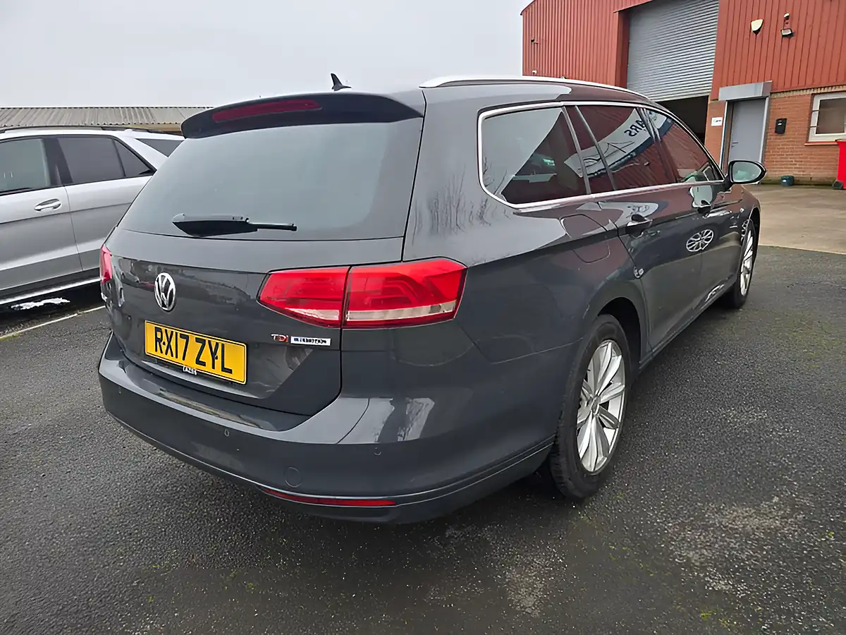 Used 2017 Volkswagen Passat Se Business Grey - Interior and Exterior details 10