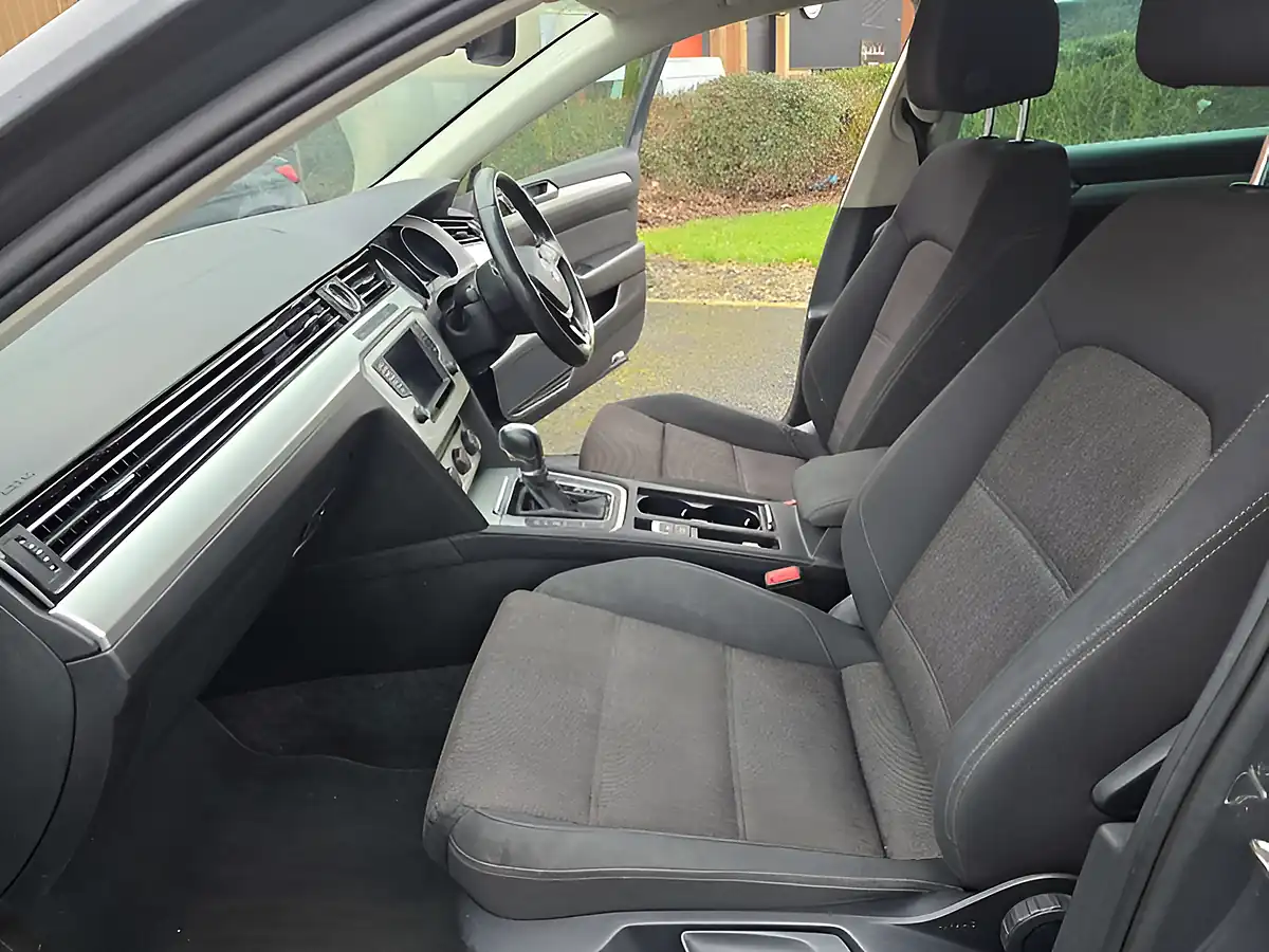 Used 2017 Volkswagen Passat Se Business Grey - Interior and Exterior details 14