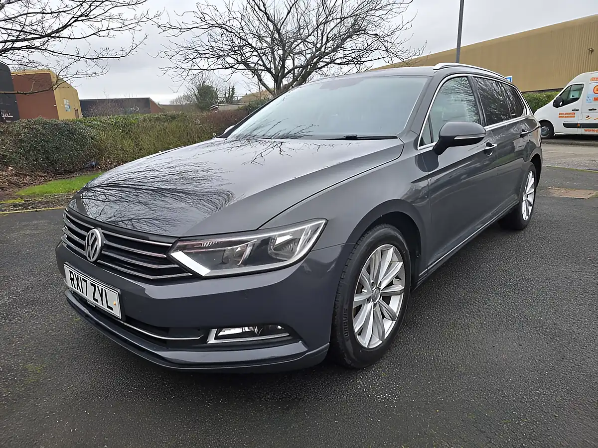 Used 2017 Volkswagen Passat Se Business Grey - Interior and Exterior details 3