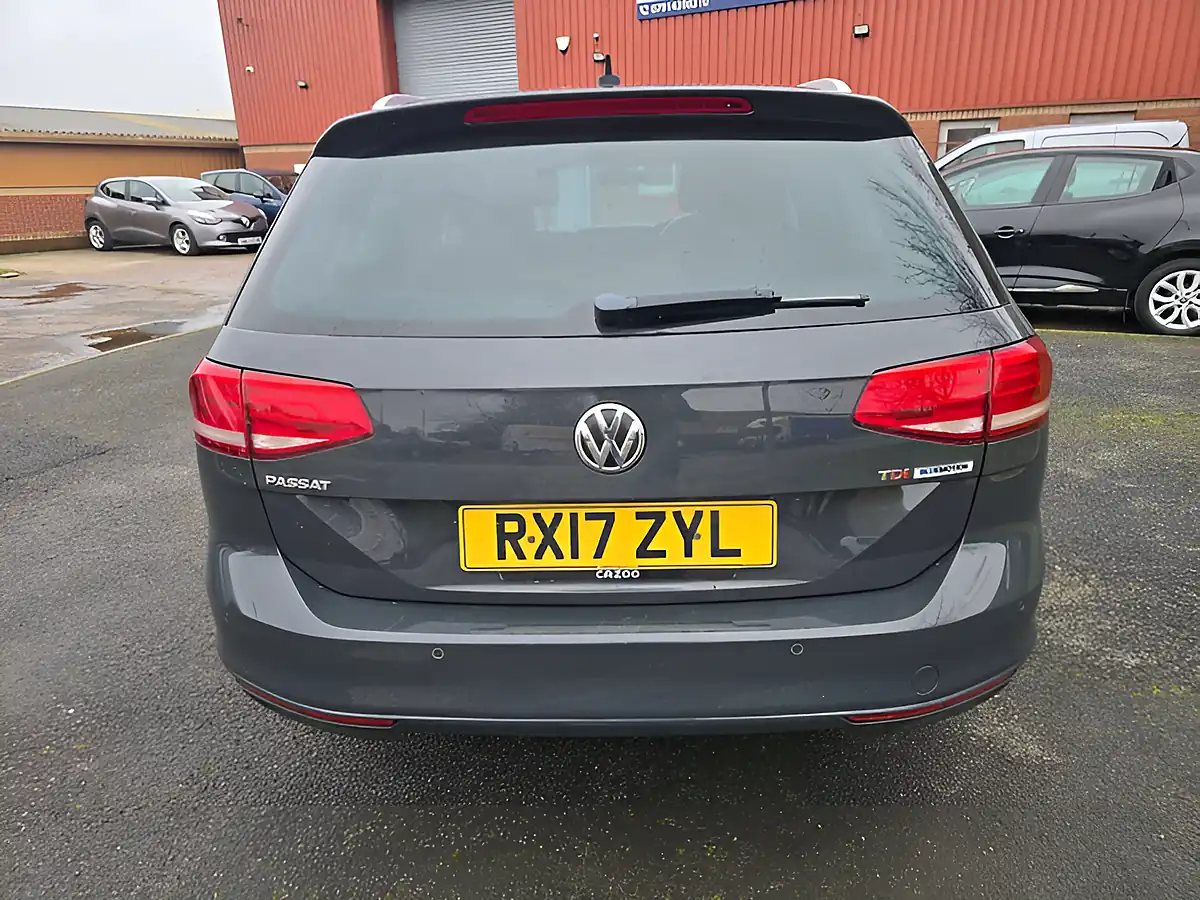 Used 2017 Volkswagen Passat Se Business Grey - Interior and Exterior details 9