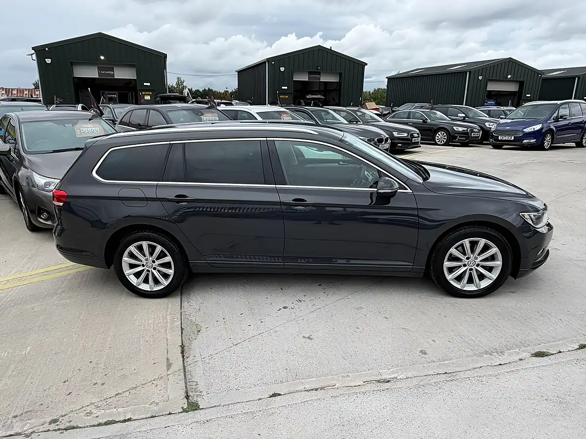 Used 2017 Volkswagen Passat Se Business Grey - Interior and Exterior details 10