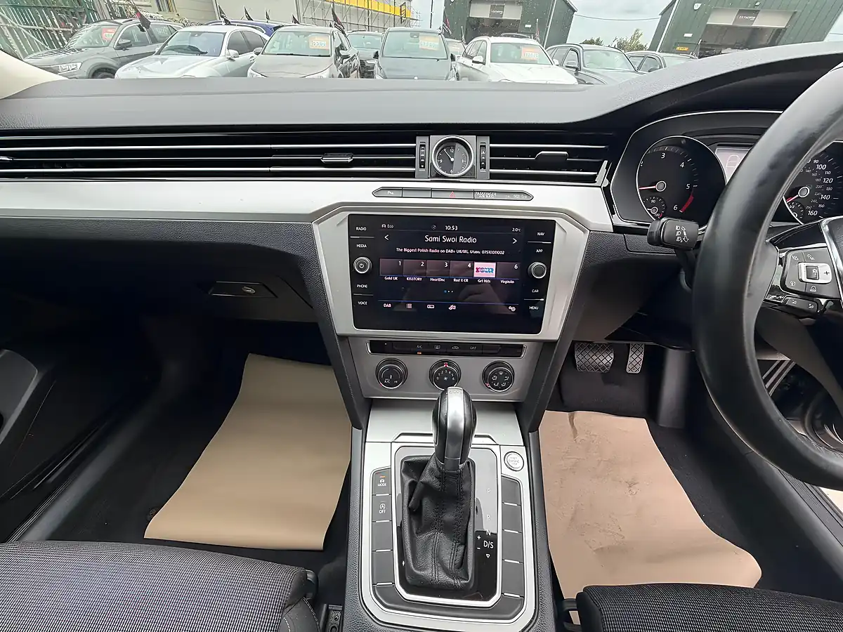Used 2017 Volkswagen Passat Se Business Grey - Interior and Exterior details 12