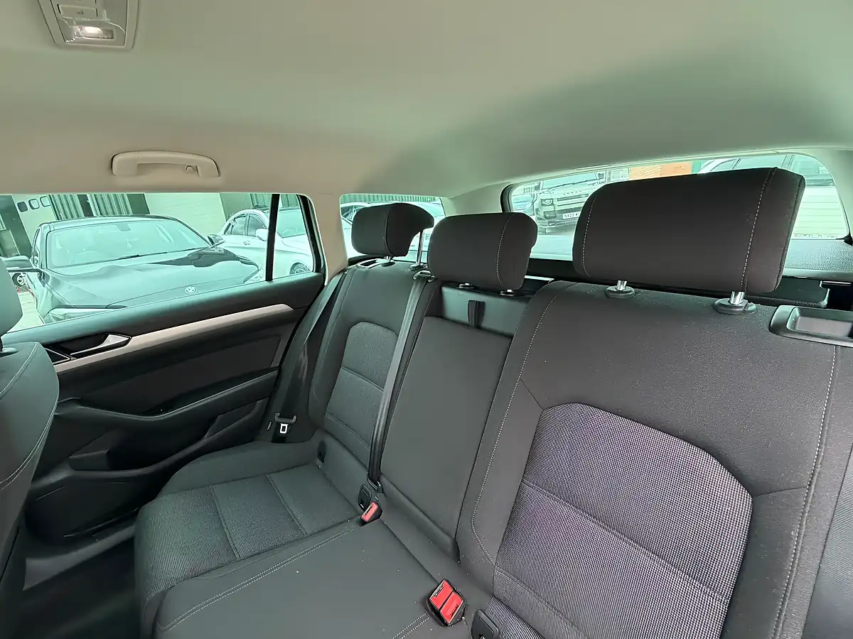 Used 2017 Volkswagen Passat Se Business Grey - Interior and Exterior details 16
