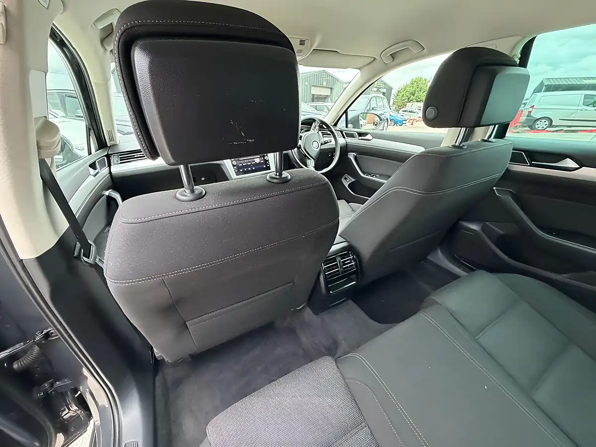 Used 2017 Volkswagen Passat Se Business Grey - Interior and Exterior details 17