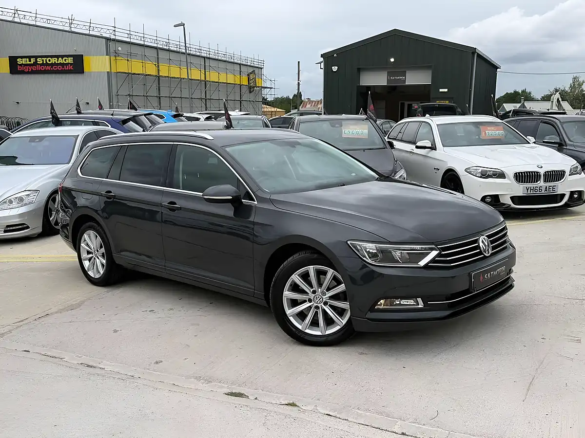 Used 2017 Volkswagen Passat Se Business Grey - Interior and Exterior details 2