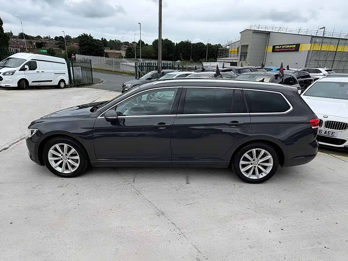 Used 2017 Volkswagen Passat Se Business Grey - Interior and Exterior details 8