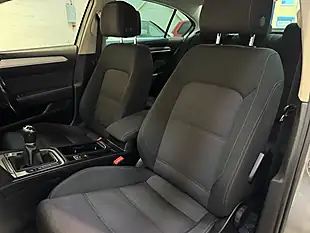 Used 2017 Volkswagen Passat Se Business Silver - Interior and Exterior details 13