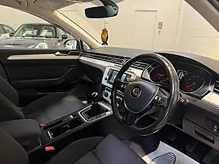 Used 2017 Volkswagen Passat Se Business Silver - Interior and Exterior details 15