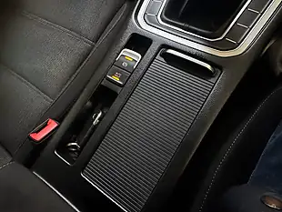 Used 2017 Volkswagen Passat Se Business Silver - Interior and Exterior details 17