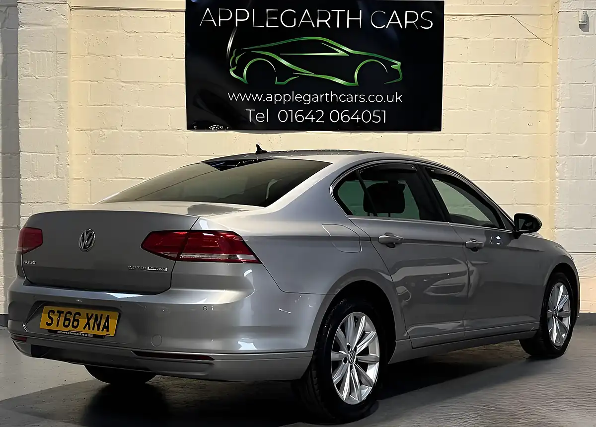Used 2017 Volkswagen Passat Se Business Silver - Interior and Exterior details 3