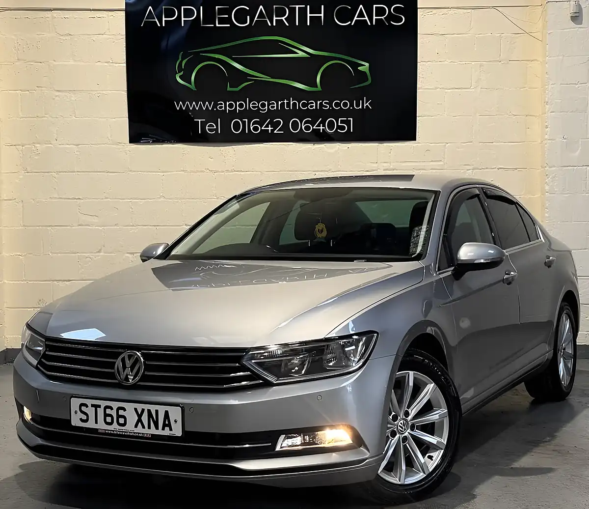 Used 2017 Volkswagen Passat Se Business Silver - Interior and Exterior details 5