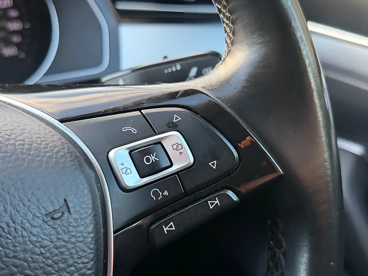 Used 2017 Volkswagen Passat Se Business Silver - Interior and Exterior details 16
