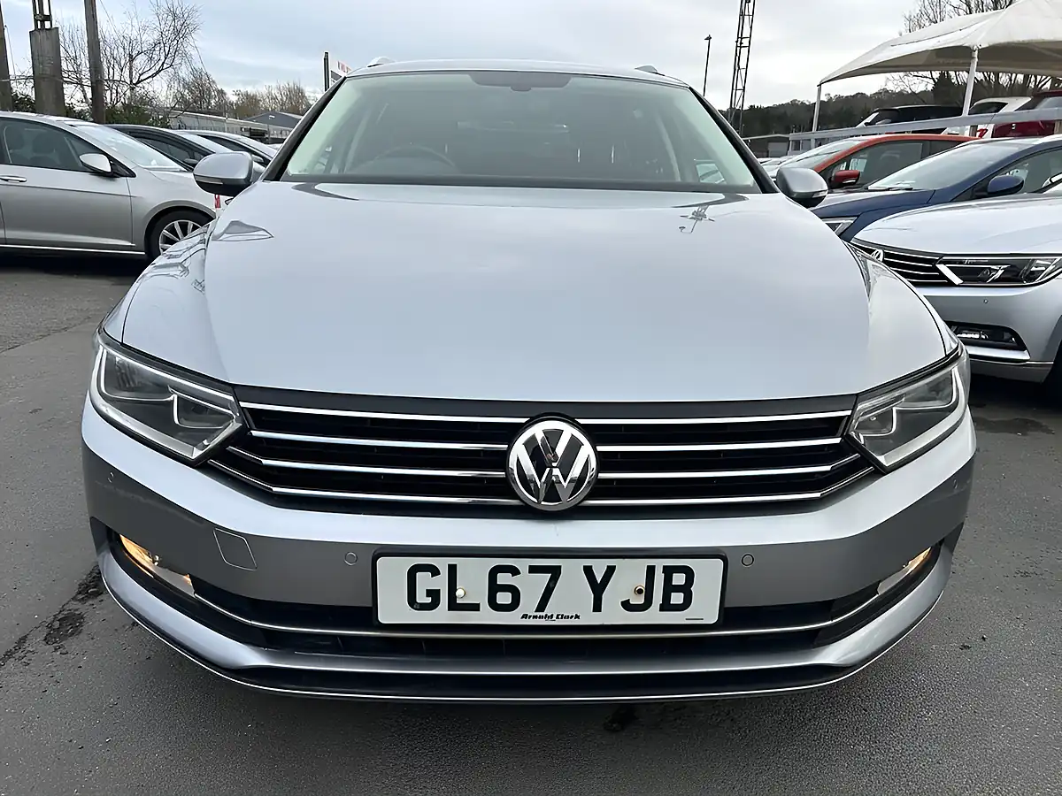 Used 2017 Volkswagen Passat Se Business Silver - Interior and Exterior details 12