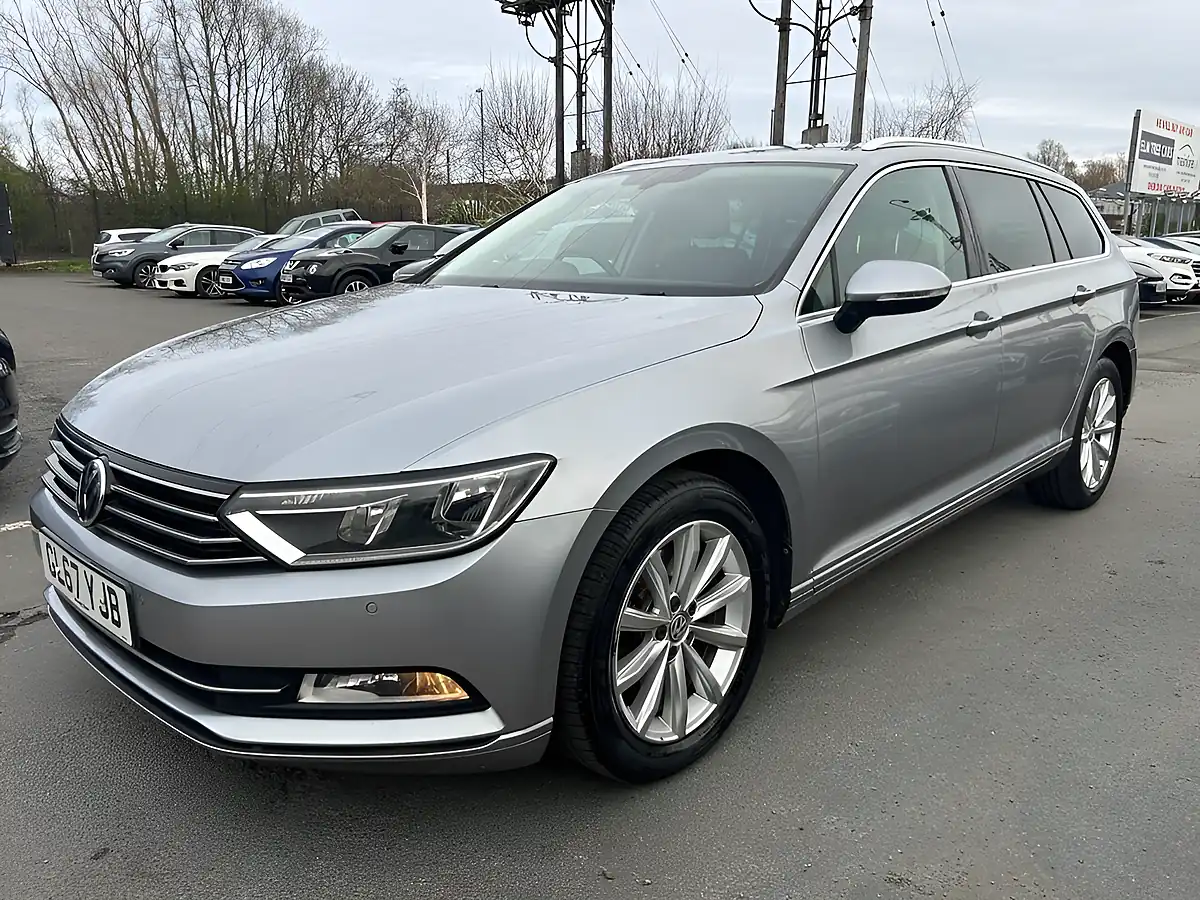 Used 2017 Volkswagen Passat Se Business Silver - Interior and Exterior details 19