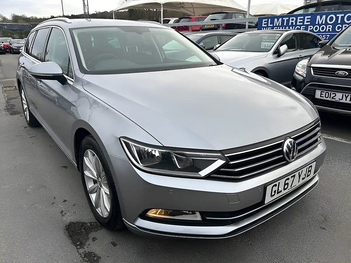 Used 2017 Volkswagen Passat Se Business Silver - Interior and Exterior details 7