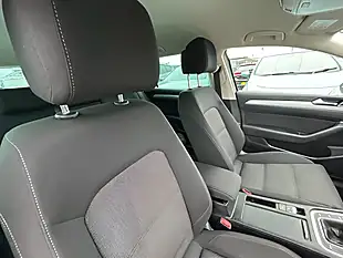 Used 2017 Volkswagen Passat Se Business Silver - Interior and Exterior details 8