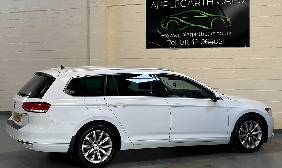 Used 2017 Volkswagen Passat Se Business White - Interior and Exterior details 13