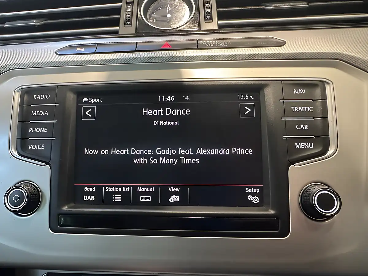 Used 2017 Volkswagen Passat Se Business White - Interior and Exterior details 18