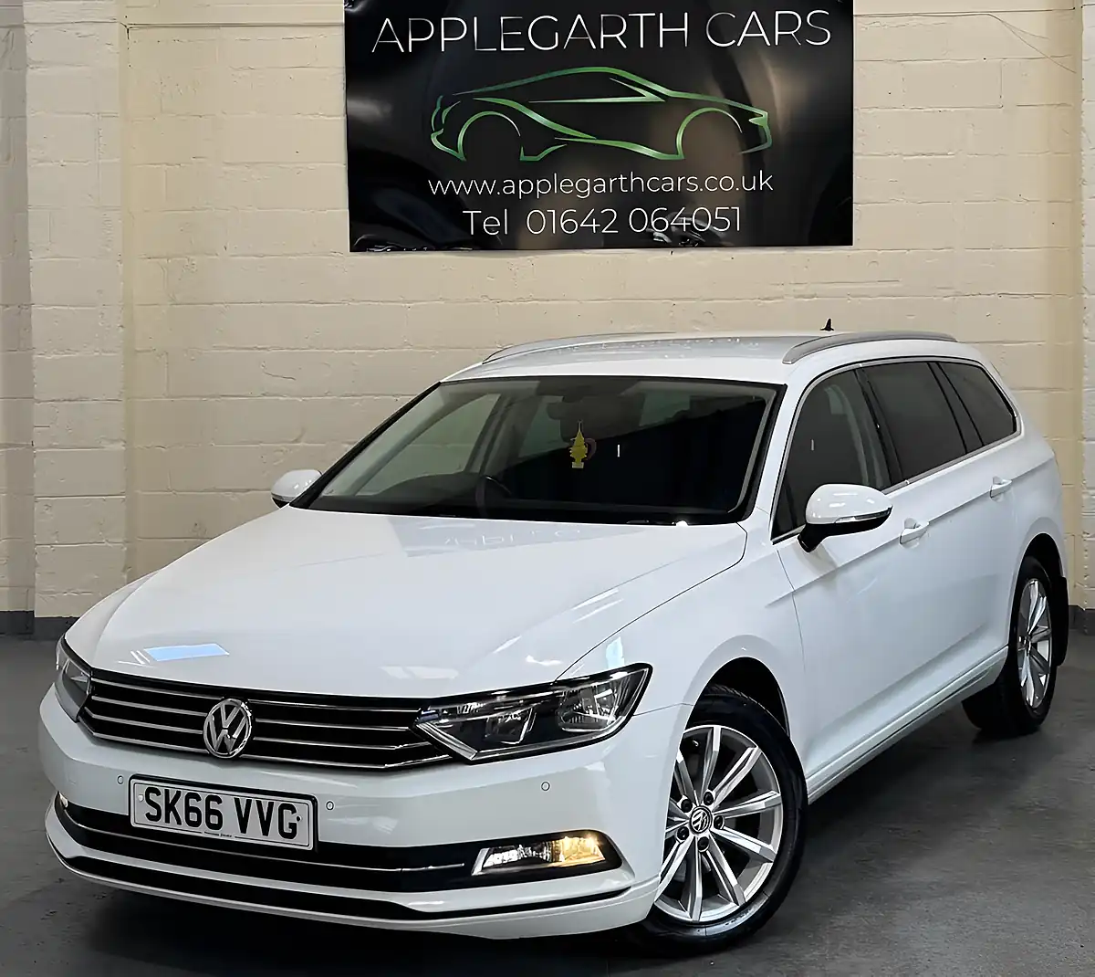 Used 2017 Volkswagen Passat Se Business White - Interior and Exterior details 6
