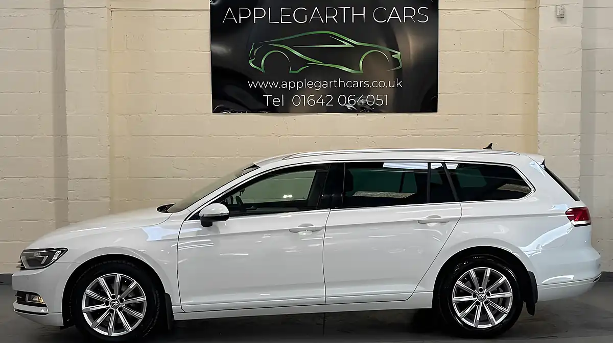 Used 2017 Volkswagen Passat Se Business White - Interior and Exterior details 7