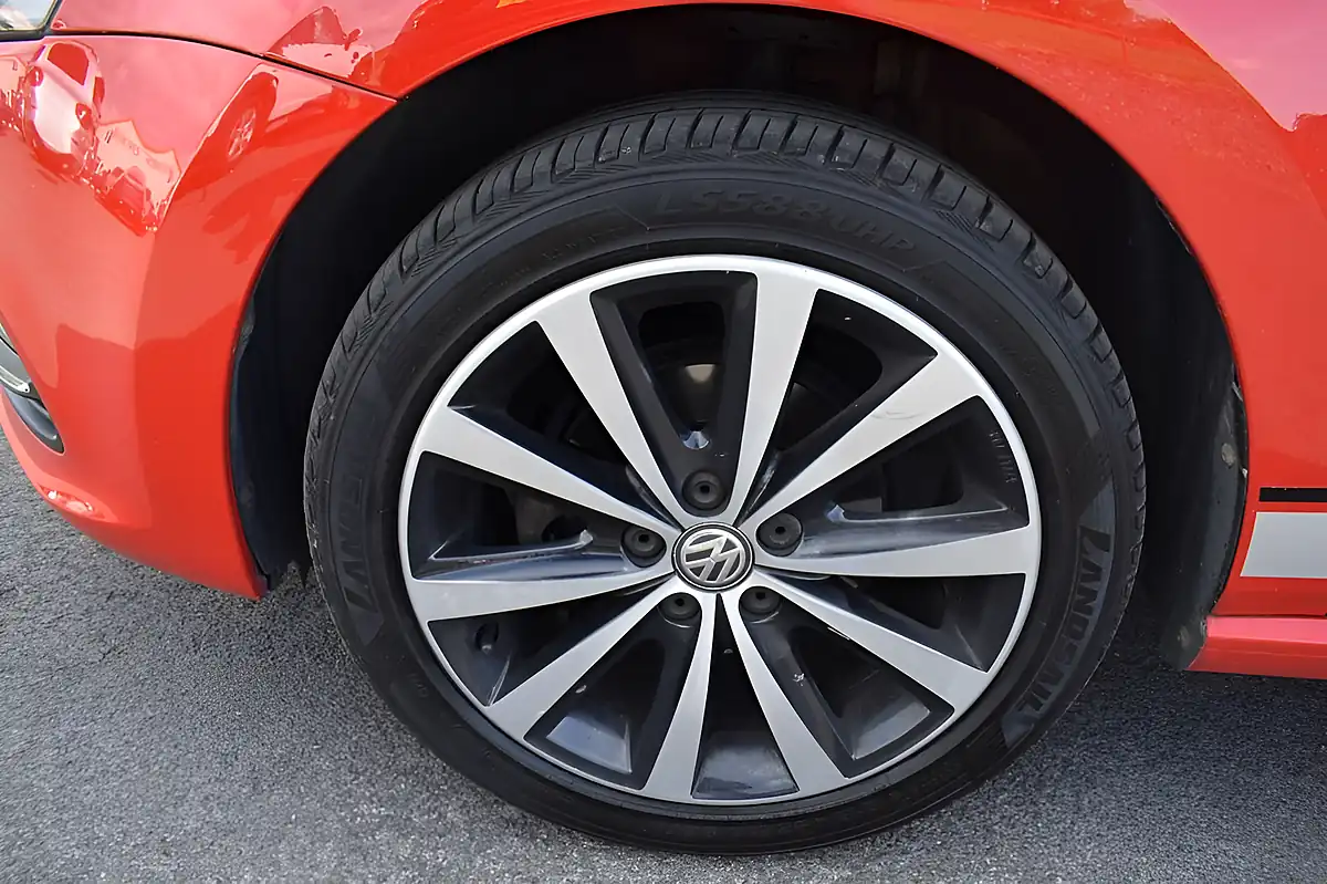 Used 2017 Volkswagen Polo Beats Edition Flash Red - Interior and Exterior details 7