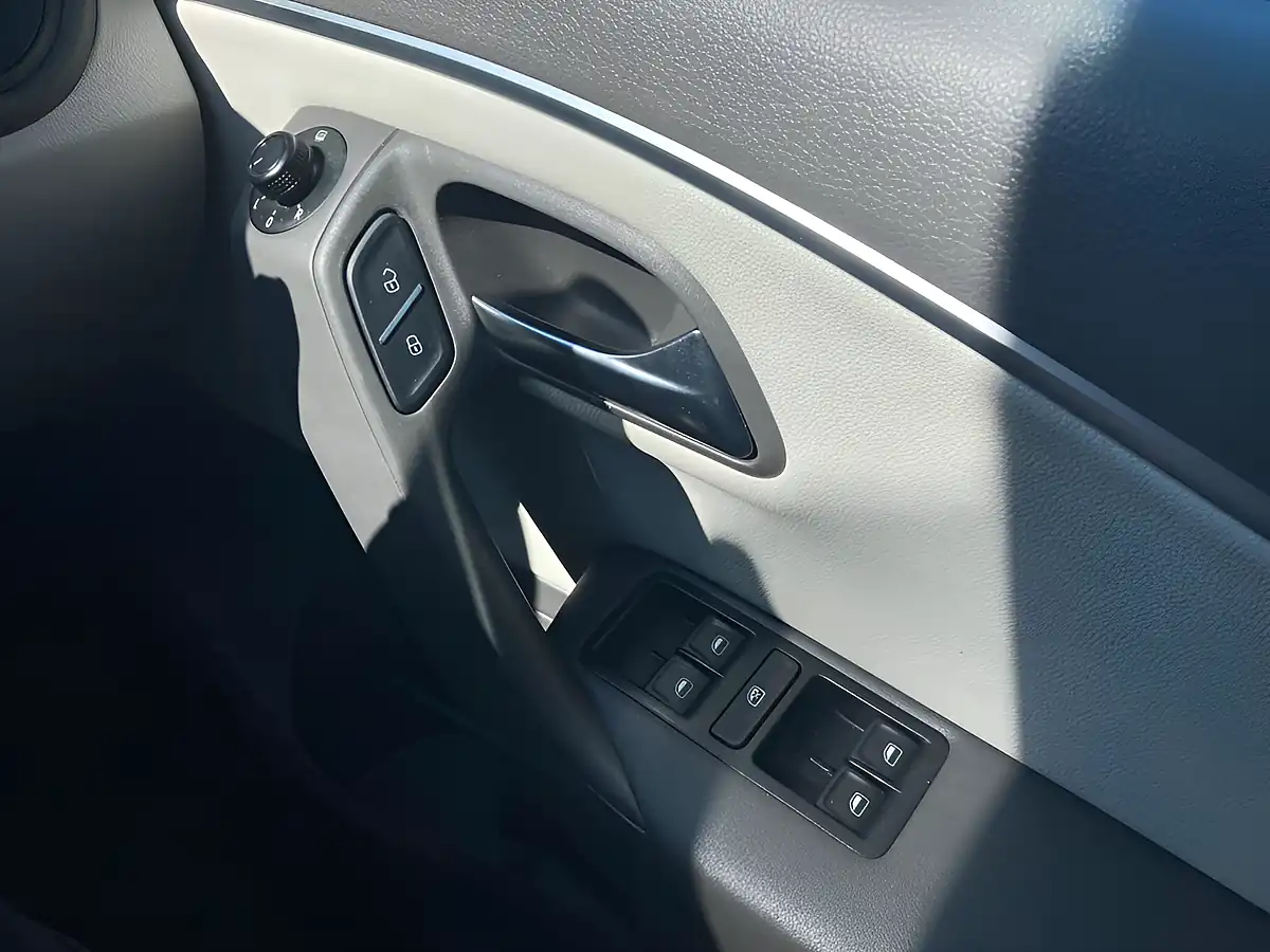 Used 2017 Volkswagen Polo Beats Red - Interior and Exterior details 19
