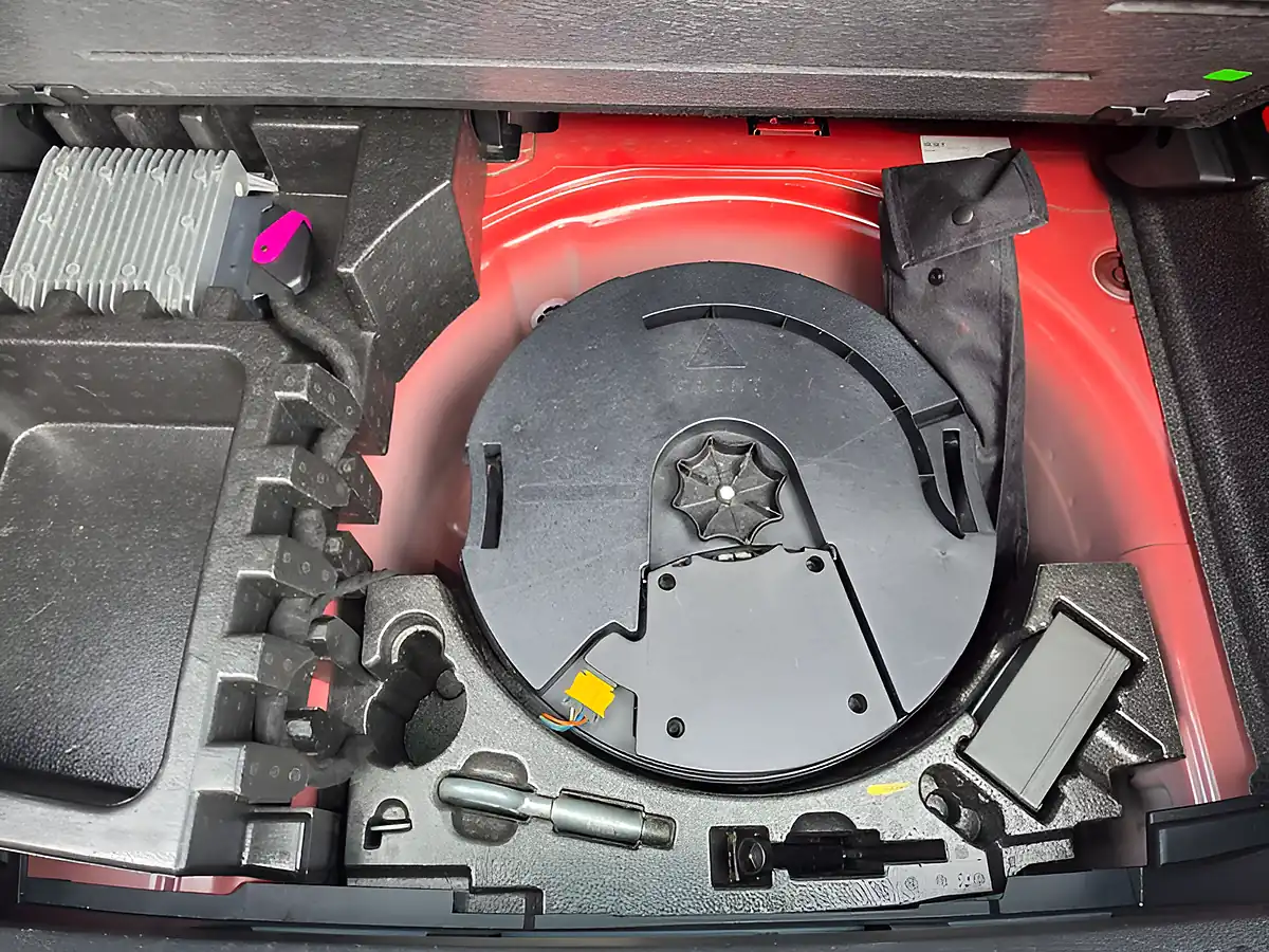Used 2017 Volkswagen Polo Beats Red - Interior and Exterior details 20