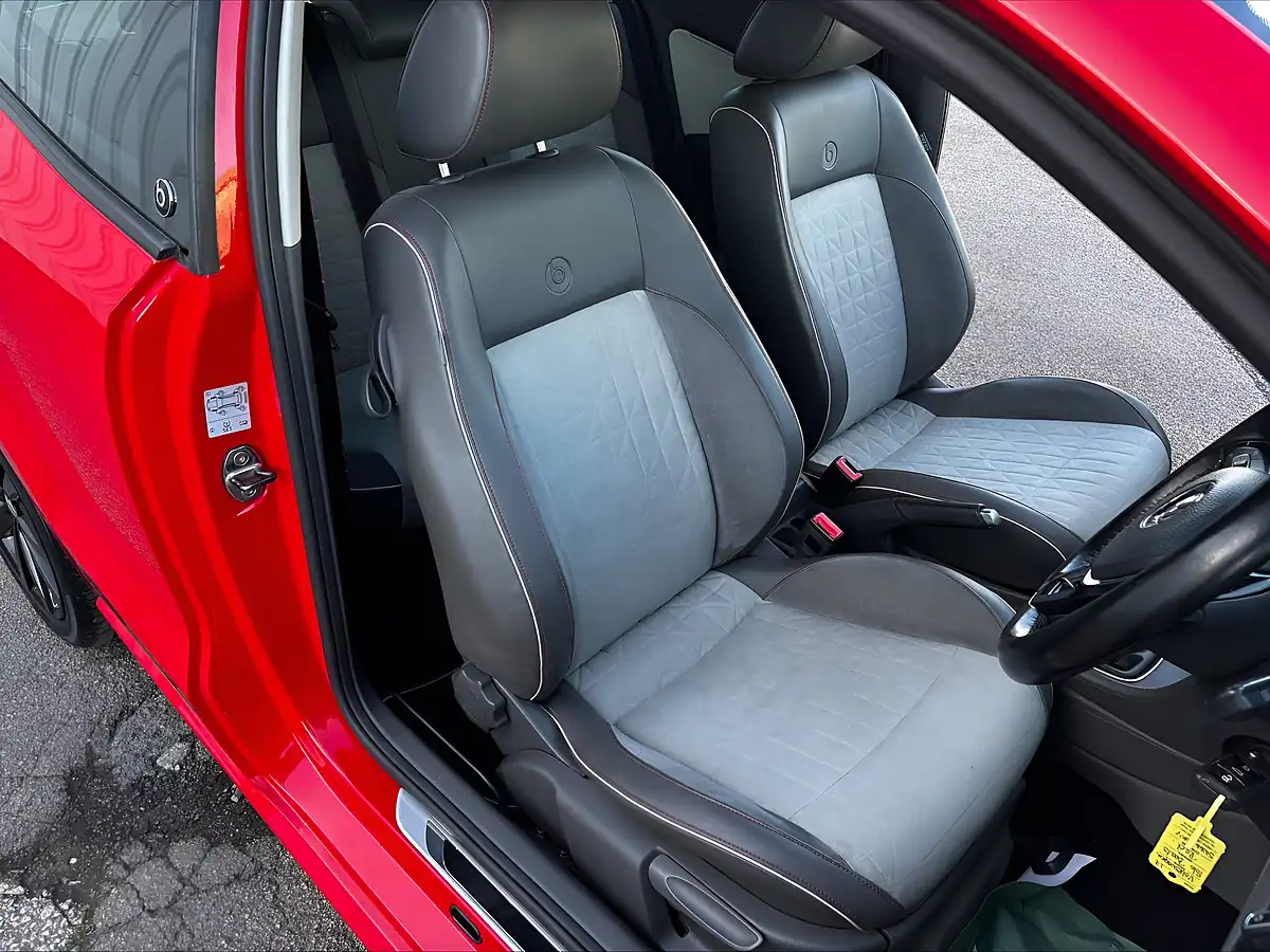 Used 2017 Volkswagen Polo Beats Red - Interior and Exterior details 16