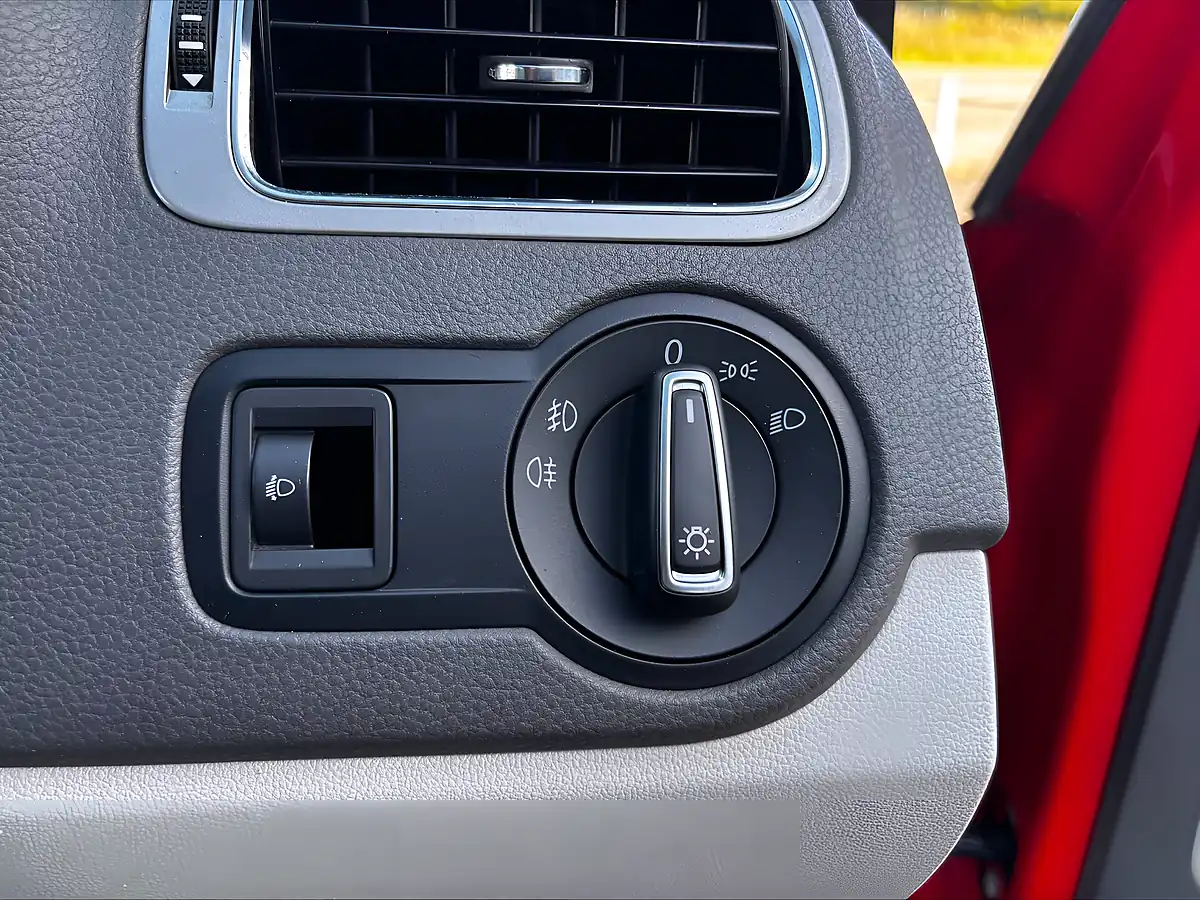 Used 2017 Volkswagen Polo Beats Red - Interior and Exterior details 17