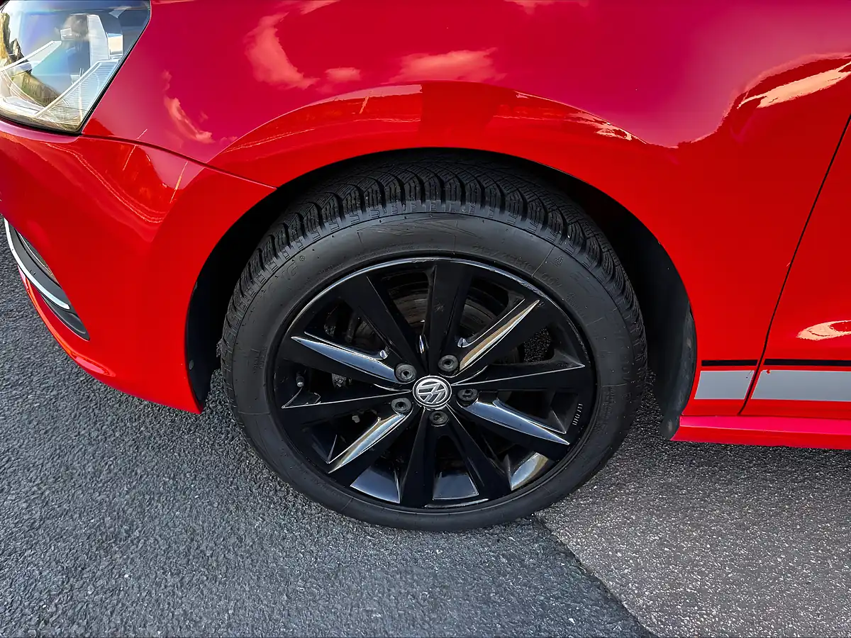 Used 2017 Volkswagen Polo Beats Red - Interior and Exterior details 9