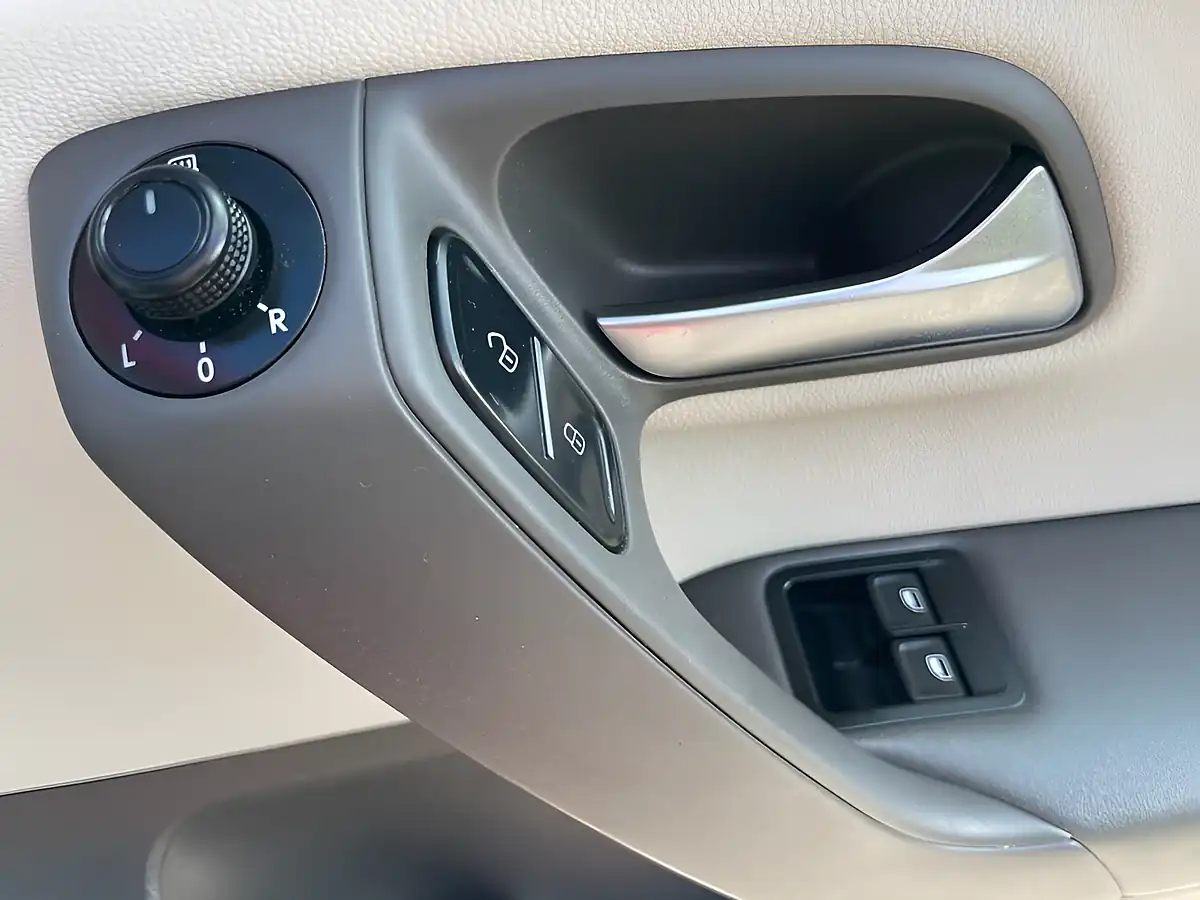 Used 2017 Volkswagen Polo Beats Red - Interior and Exterior details 17