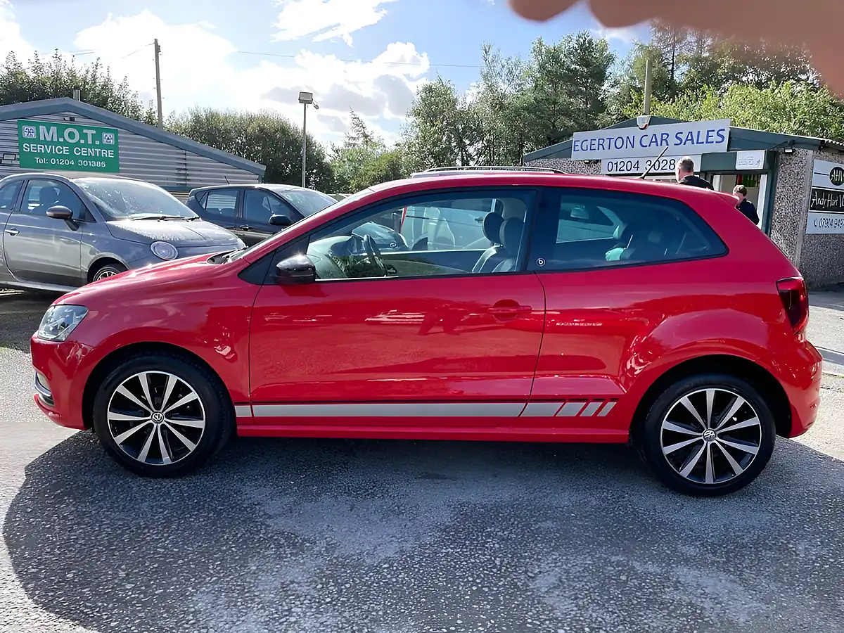 Used 2017 Volkswagen Polo Beats Red - Interior and Exterior details 9