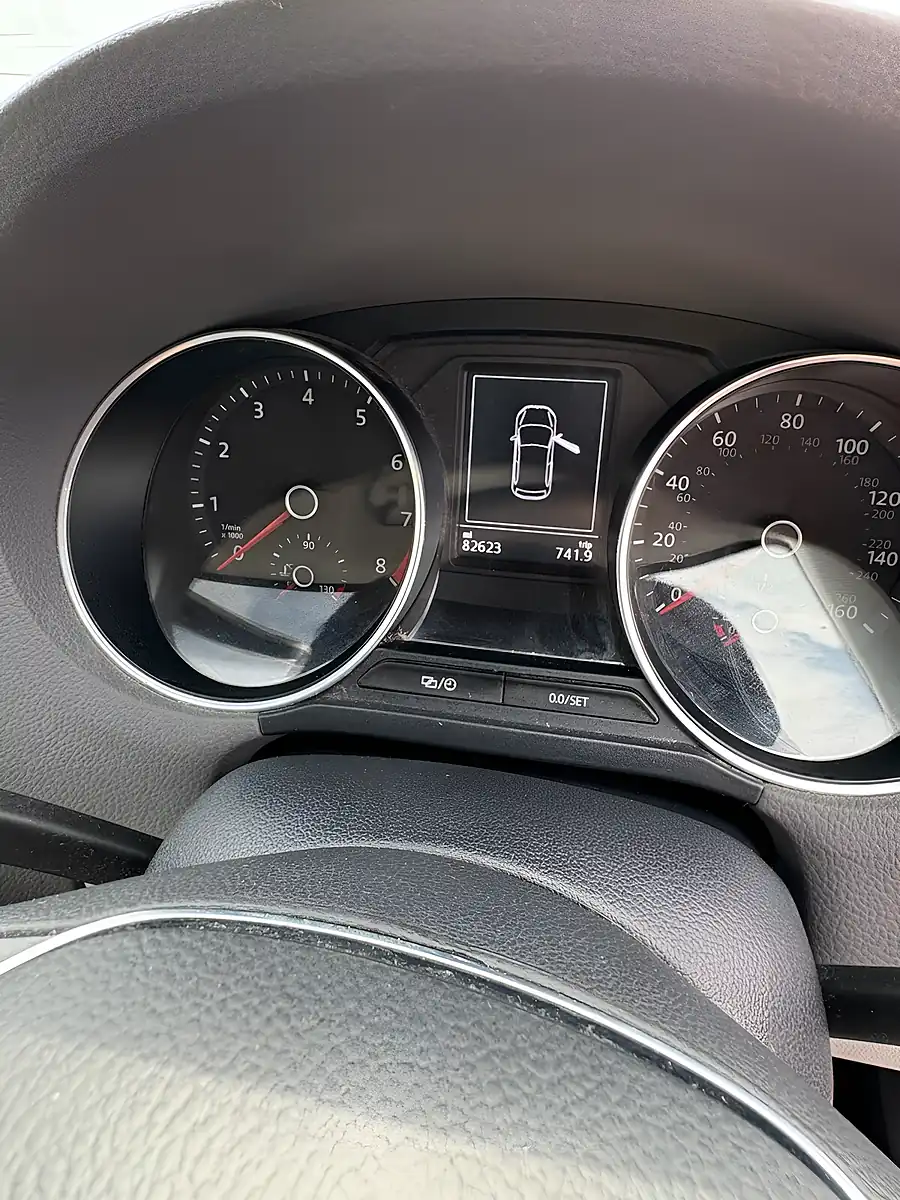 Used 2017 Volkswagen Polo Beats Red - Interior and Exterior details 9