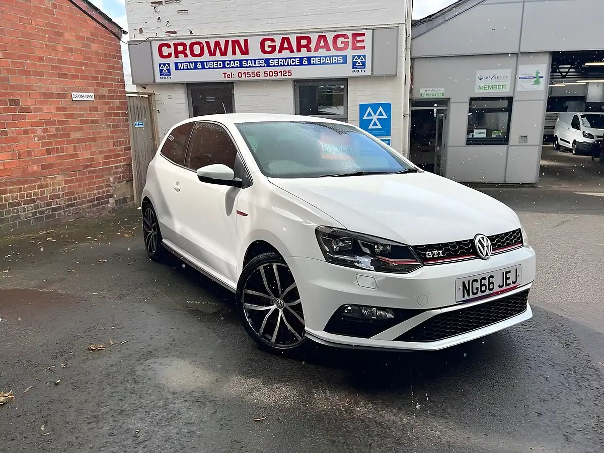 Used 2017 Volkswagen Polo Bluemotion Tech GTI White - Front View