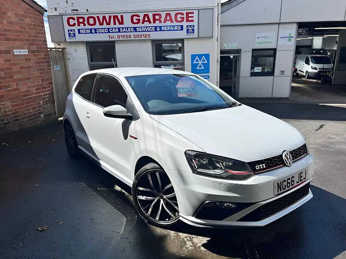 Used 2017 Volkswagen Polo Bluemotion Tech GTI White - Interior and Exterior details 3