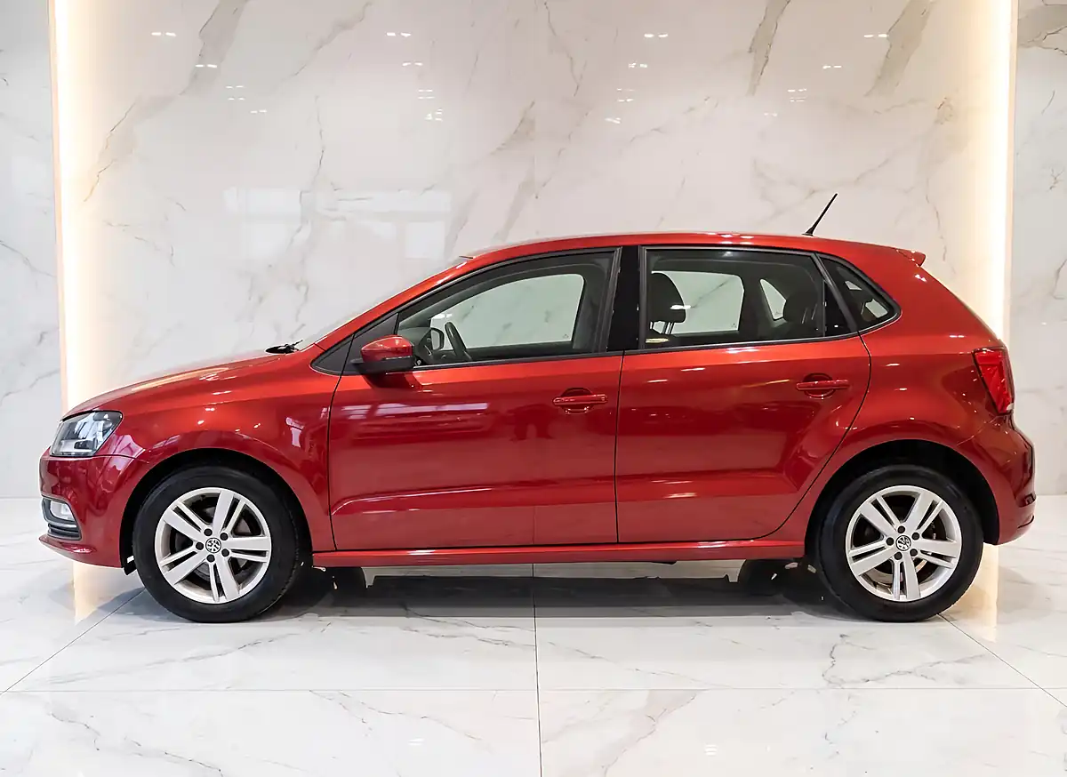 Used 2017 Volkswagen Polo Bluemotion Tech Match Carmen Red - Interior and Exterior details 4