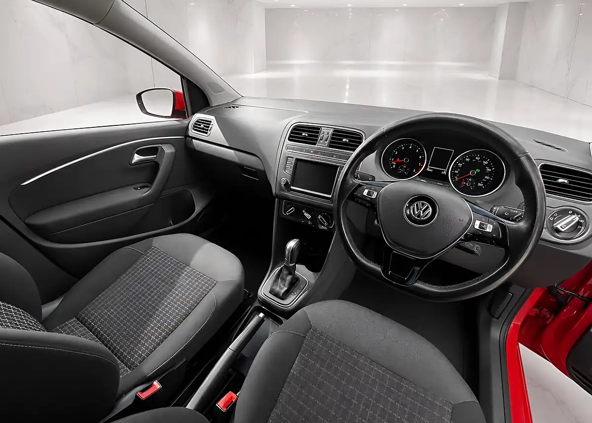 Used 2017 Volkswagen Polo Bluemotion Tech Match Carmen Red - Interior and Exterior details 9