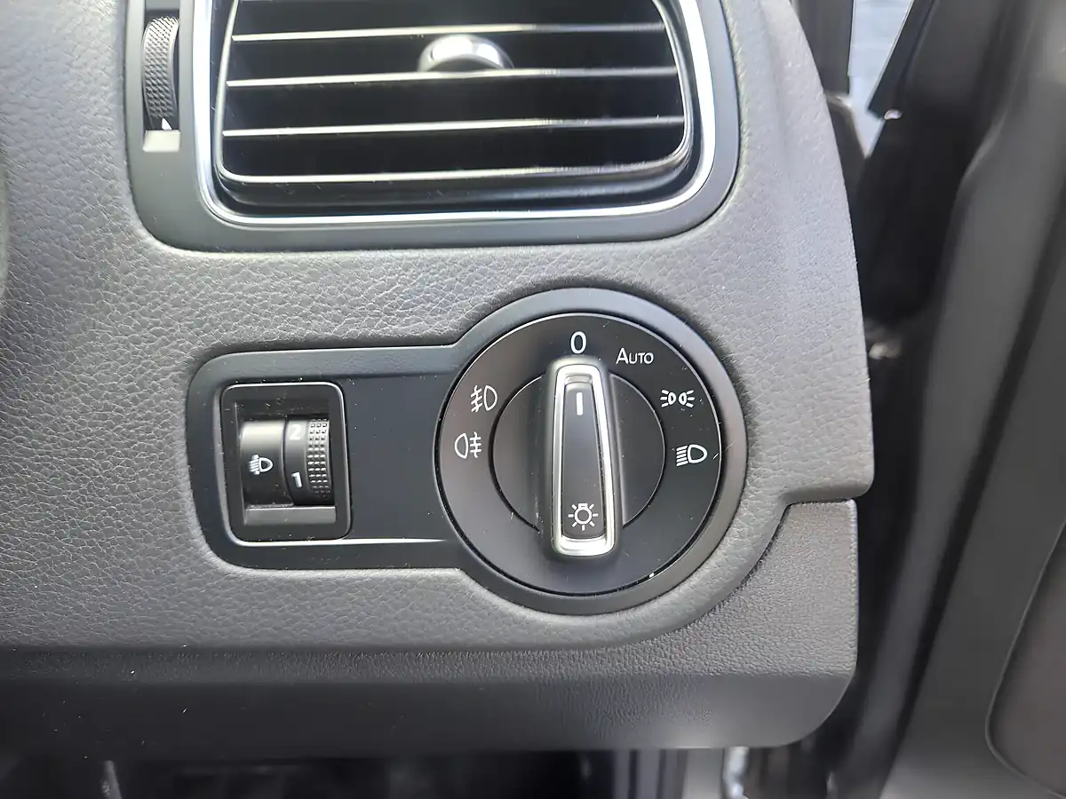 Used 2017 Volkswagen Polo Bluemotion Tech Match Edition Grey - Interior and Exterior details 15