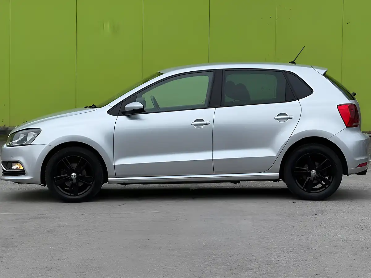 Used 2017 Volkswagen Polo Bluemotion Tech Match Edition Silver - Interior and Exterior details 7