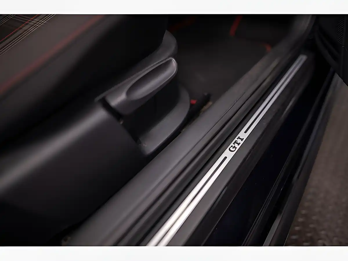 Used 2017 Volkswagen Polo GTI Black - Interior and Exterior details 10