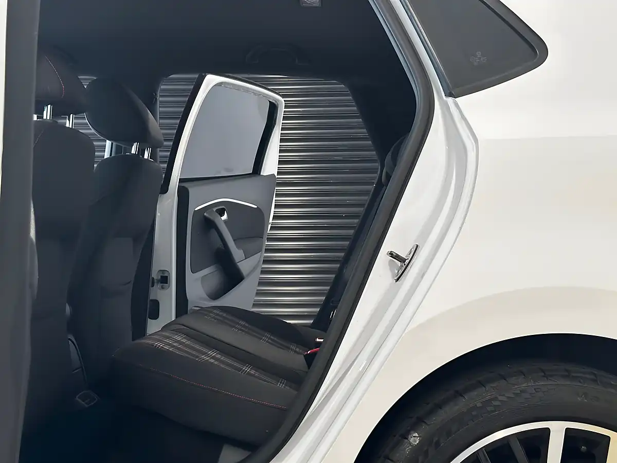 Used 2017 Volkswagen Polo GTI Pure White - Interior and Exterior details 13