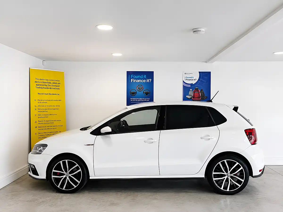 Used 2017 Volkswagen Polo GTI Pure White - Interior and Exterior details 9