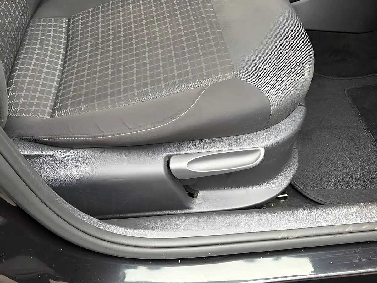 Used 2017 Volkswagen Polo Match Black - Interior and Exterior details 13