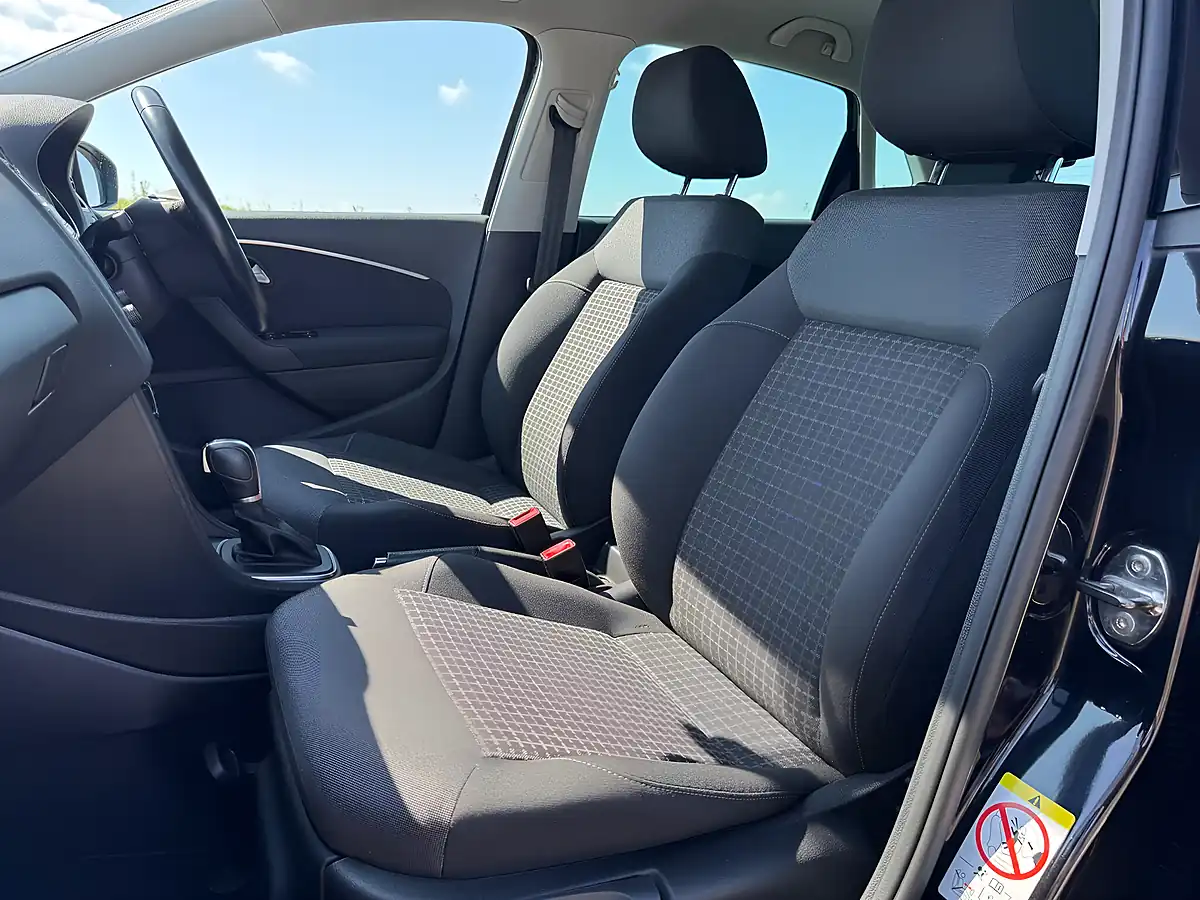 Used 2017 Volkswagen Polo Match Edition Black - Interior and Exterior details 11