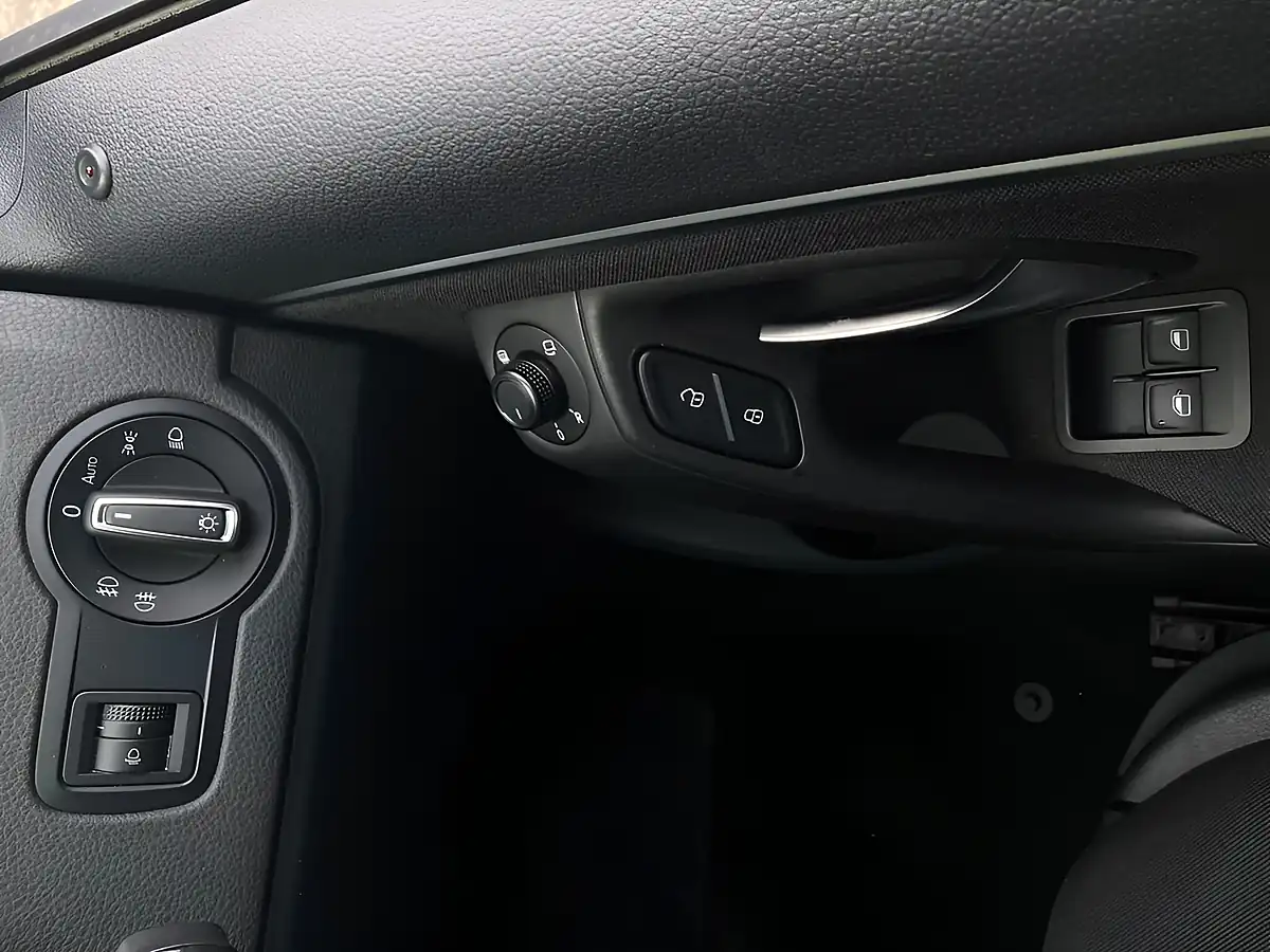 Used 2017 Volkswagen Polo Match Edition Blue - Interior and Exterior details 16