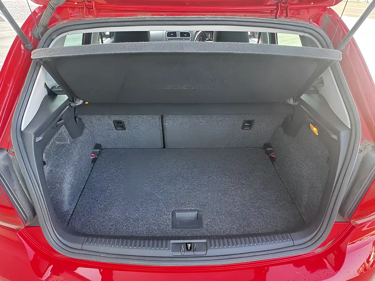 Used 2017 Volkswagen Polo Match Edition Red - Interior and Exterior details 10