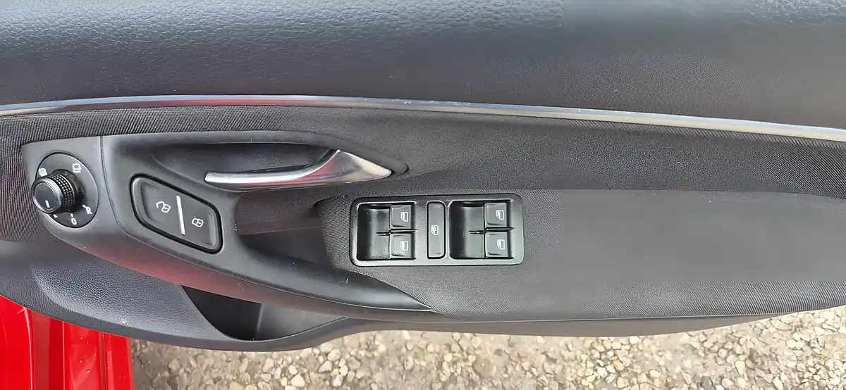 Used 2017 Volkswagen Polo Match Edition Red - Interior and Exterior details 9
