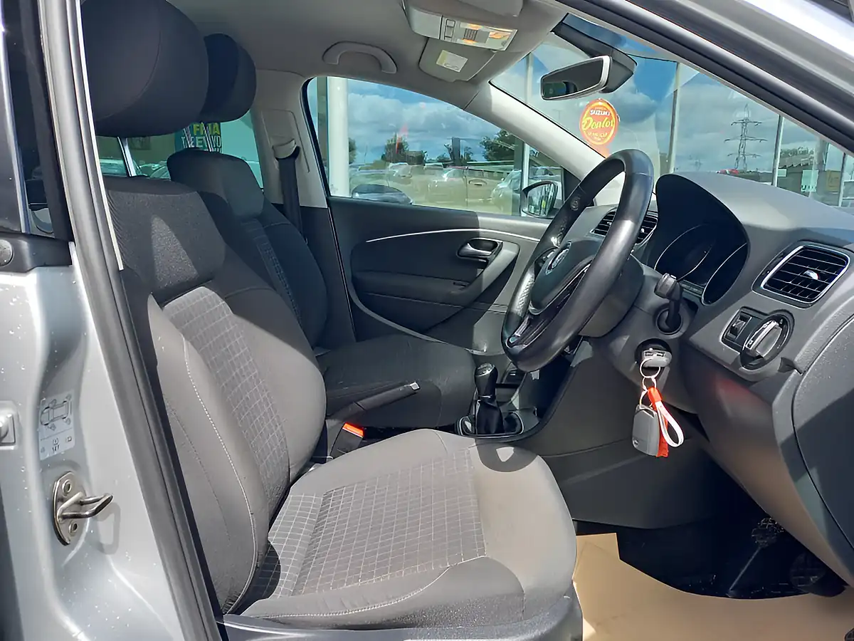Used 2017 Volkswagen Polo Match Edition Silver - Interior and Exterior details 12